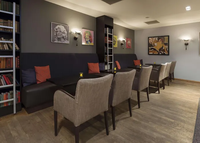 Scandic Sunnfjord & Отель Фёрде