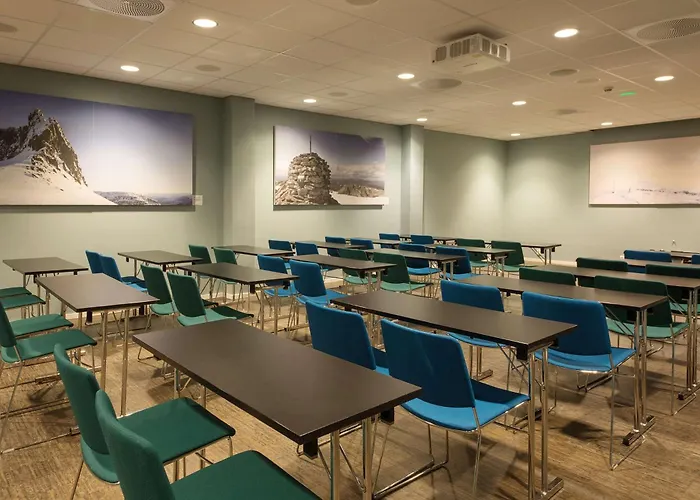 فندق Scandic Sunnfjord & 4*