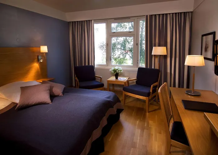 فندق Scandic Sunnfjord & 4*