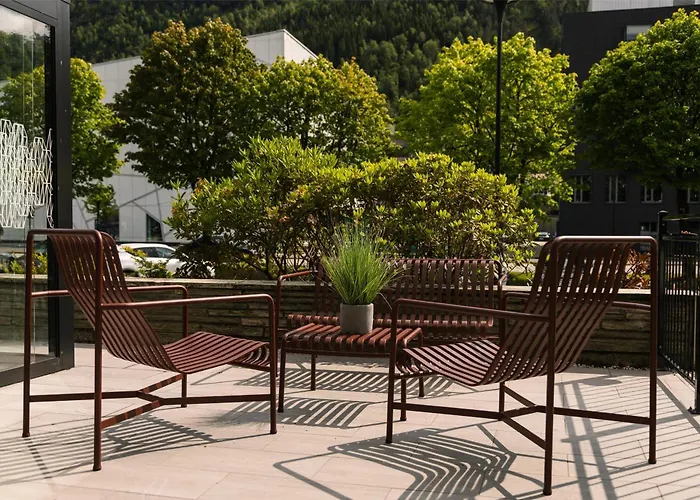 Scandic Sunnfjord & Отель Фёрде