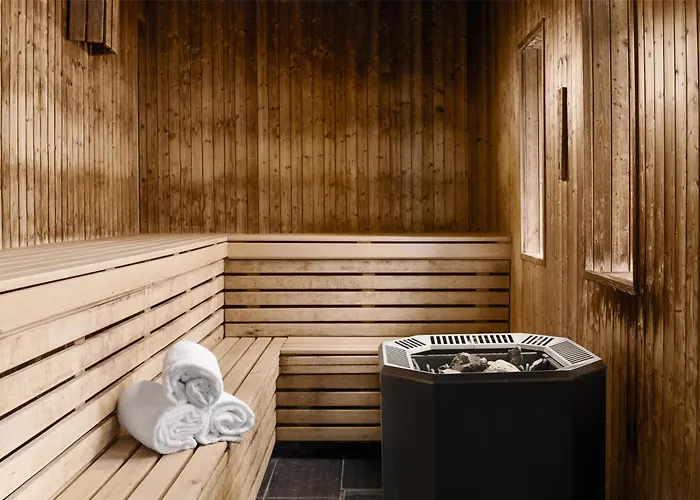 فندق Scandic Sunnfjord & 4*