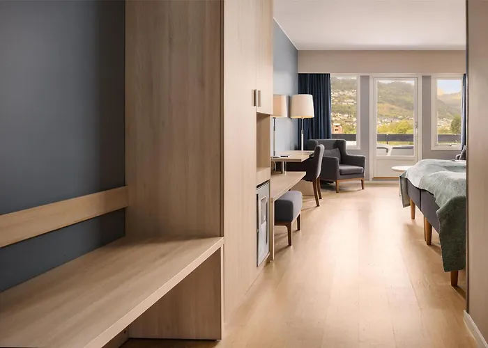 Scandic Sunnfjord & 4*