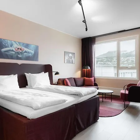 Scandic Sunnfjord & Hotel 4*